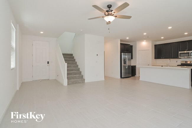 Foto del edificio - 6821 Greensmen Ave