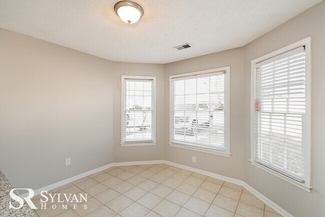 Building Photo - Charming 3BR 2BA home
