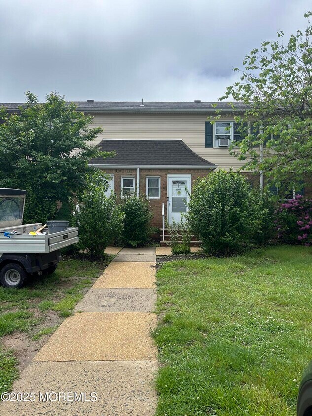 Foto principal - 72 Manchester Ct