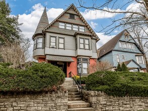 Building Photo - 634 Greenup St