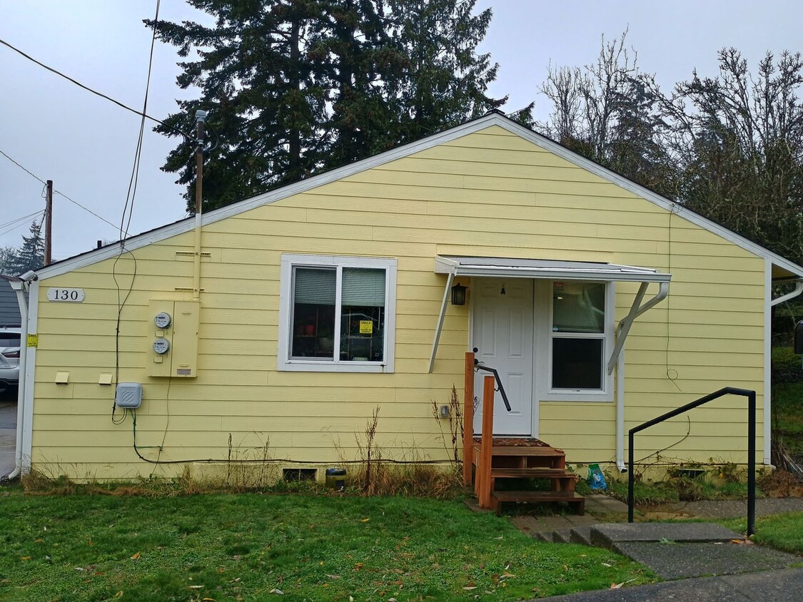 Foto principal - Cozy 2 Bedroom Bremerton Unit Within Walki...