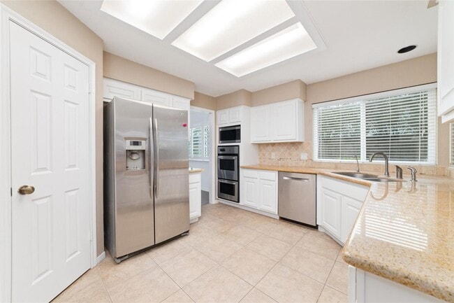 Building Photo - 2926 Pepperwood Dr