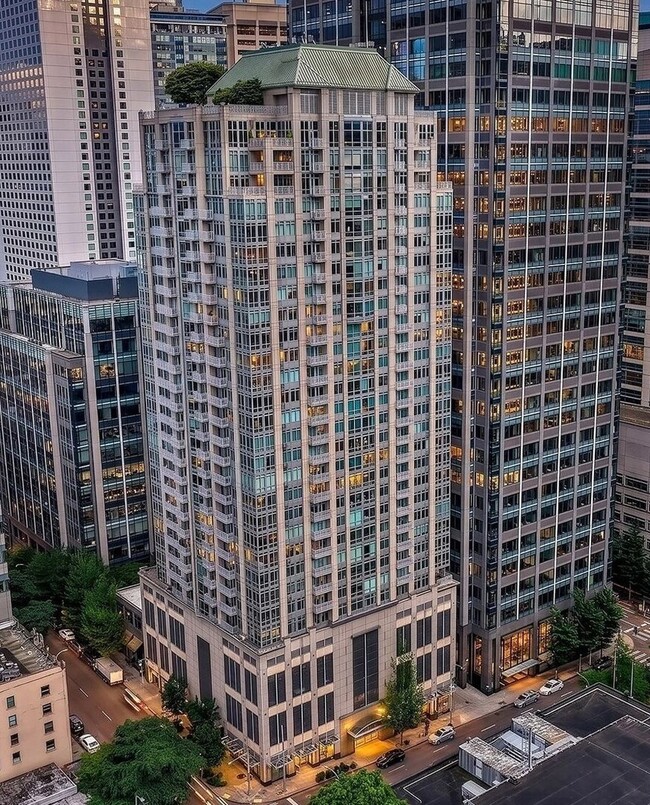 Building Photo - 819 Virginia St