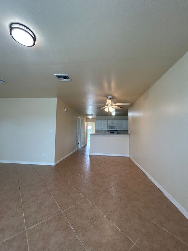 Building Photo - Welcome Home! Spacious 3-Bedroom, 2-Bathro...
