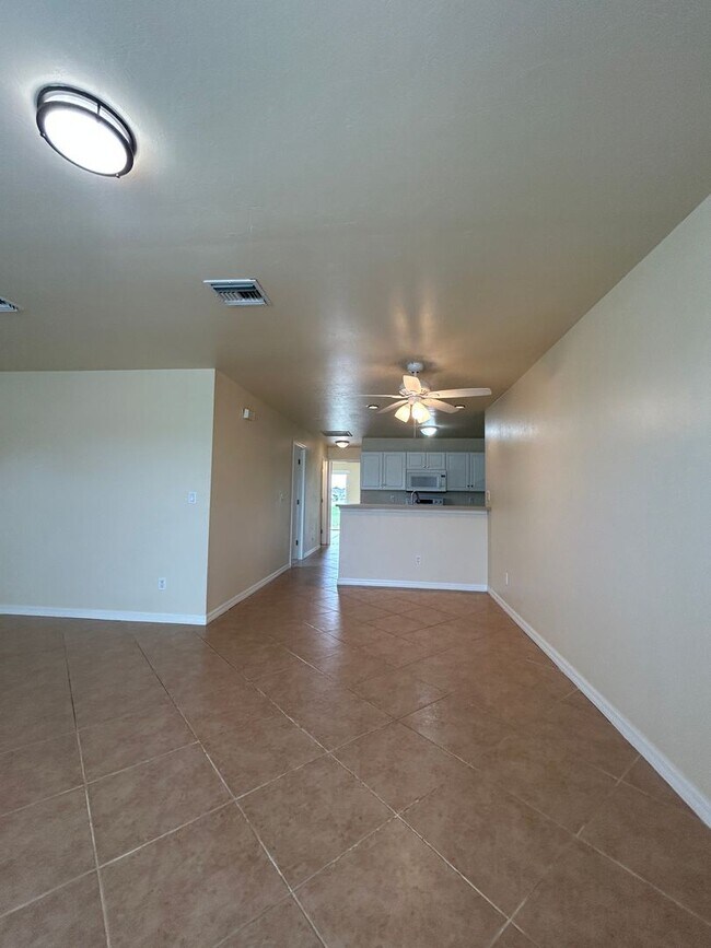 Foto del edificio - Welcome Home! Spacious 3-Bedroom, 2-Bathro...