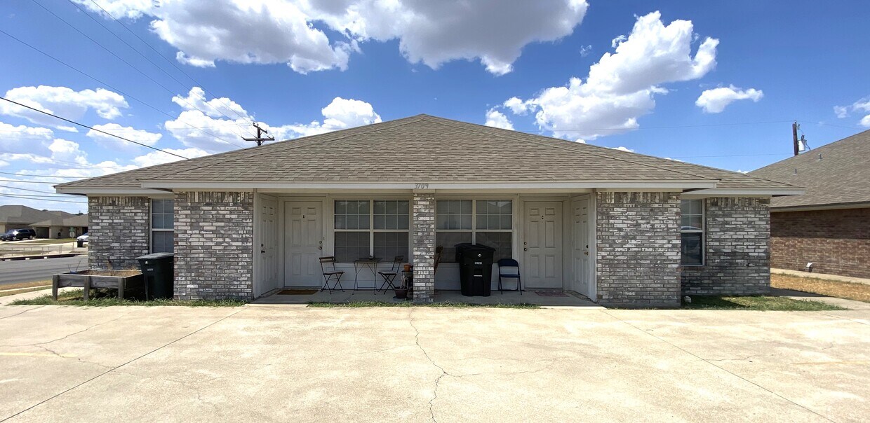 Building Photo - 3709 Littleleaf Dr