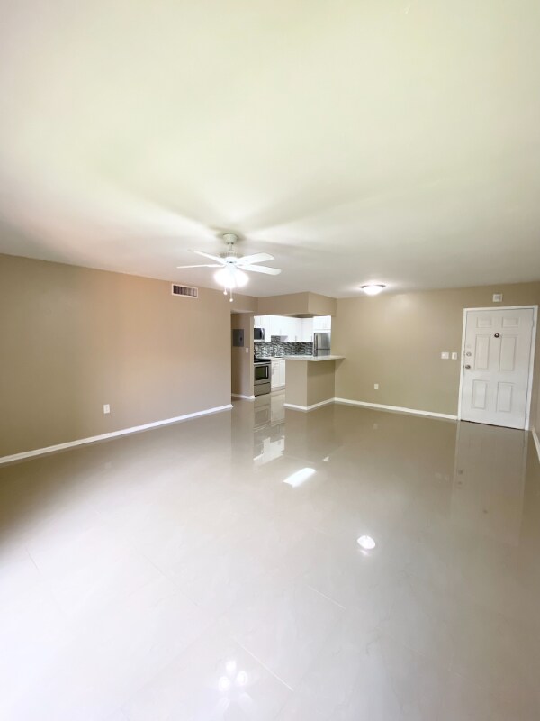 Foto principal - 9459 SW 76th St