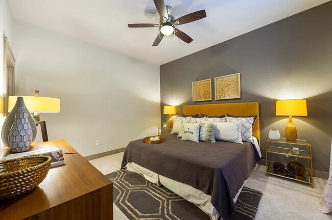 Foto del edificio - Downtown Steal: Up to 6 Weeks FREE Rent!