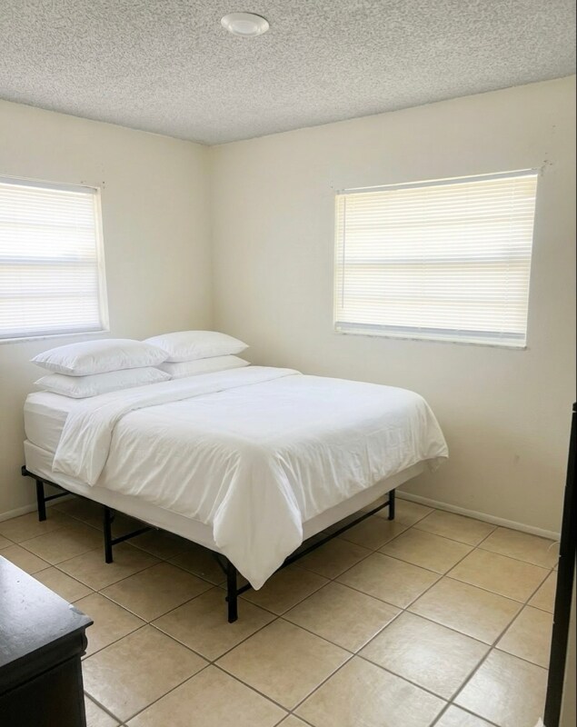 Foto del edificio - 4757 Marbello Blvd