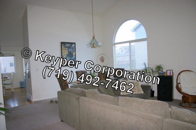 Building Photo - 4430 Kashmire Dr