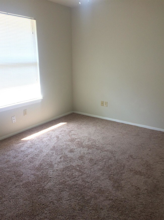 Foto del edificio - 8131 Marydean Ave