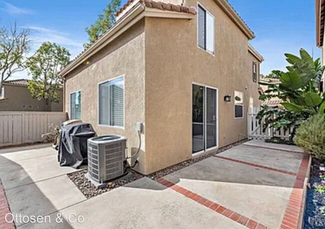 Building Photo - 3 br, 2.5 bath House - 16 Calle De Vida