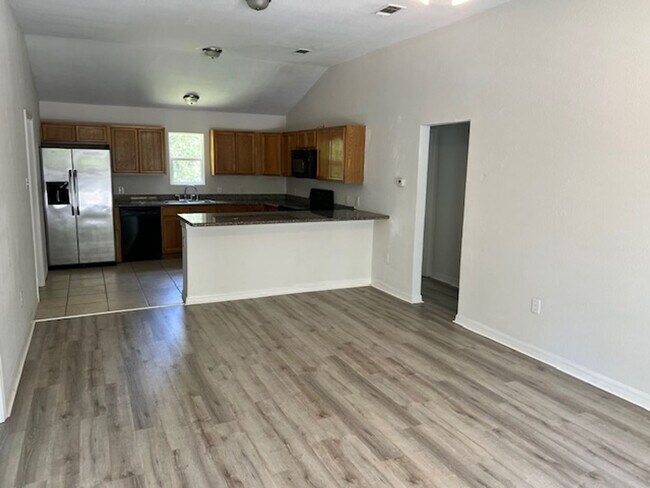 Foto del edificio - 6038 W Adams St