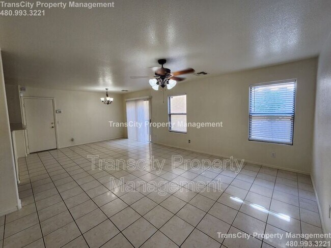 Foto del edificio - 5854 E Harmony Ave