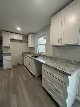 Foto del edificio - 32 King Arthur Ct