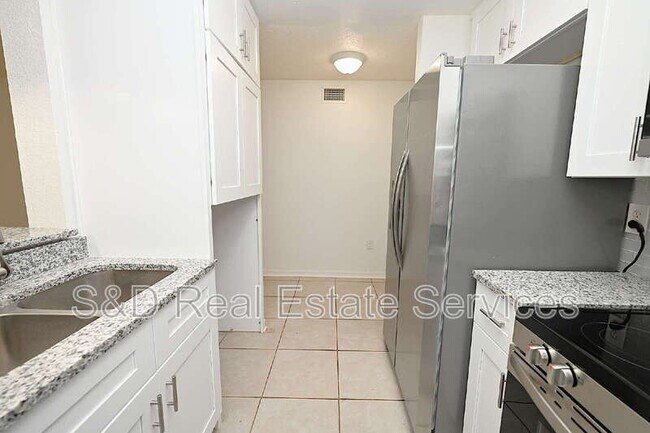 Foto del edificio - 141 Fernery Rd