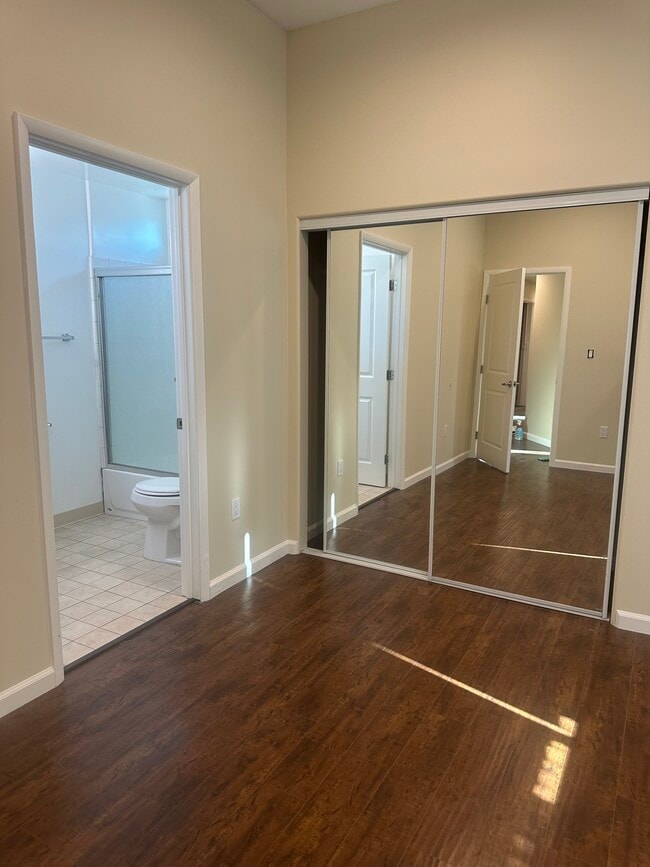 Building Photo - 14233 Tiara St