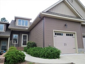 Building Photo - 102 Cypress Cir