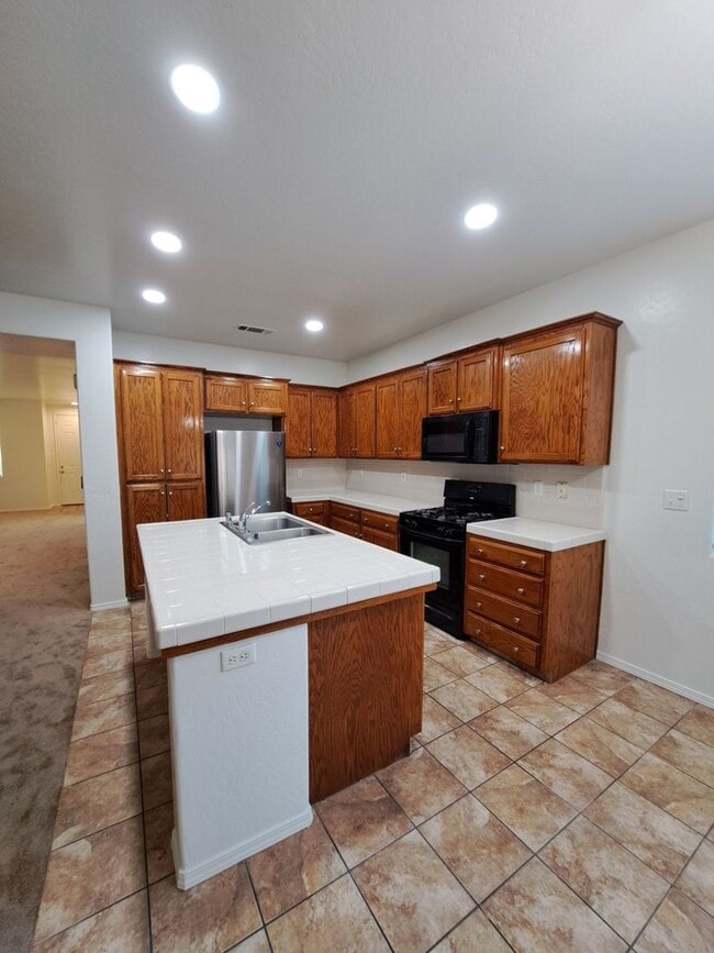 Foto del edificio - Comfortable Two-Story 4BR Home in Fresno!