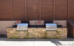 Building Photo - 100 W Broadway