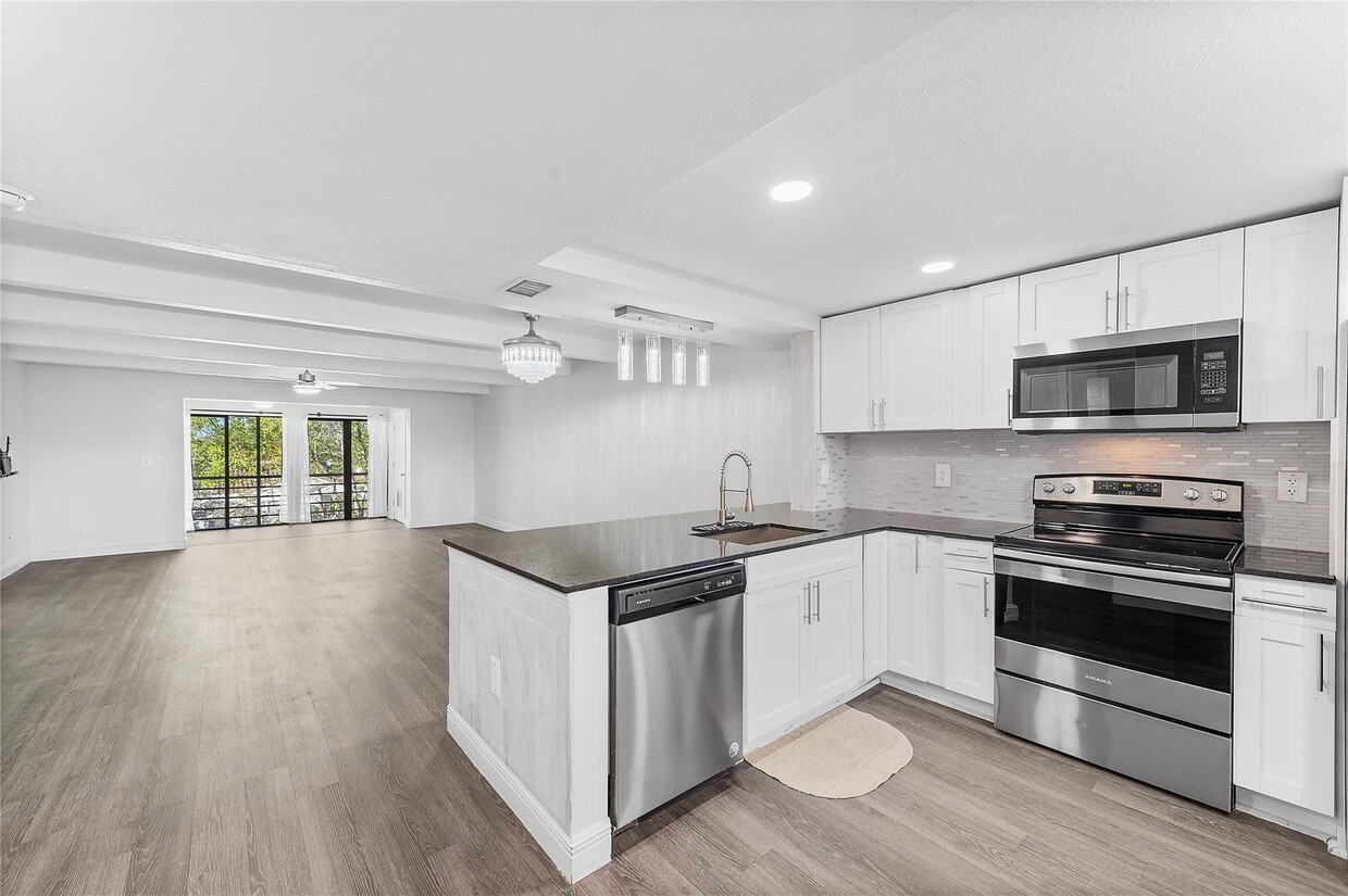 Foto principal - 10120 Boca Entrada Blvd