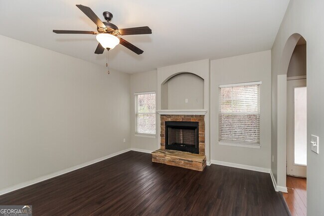 Building Photo - 121 Bethany Manor Dr