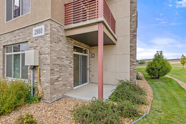 Foto del edificio - Clean and Modern Ground-Floor Condo with C...