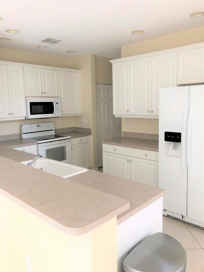 Building Photo - 1266  Gembrook Court