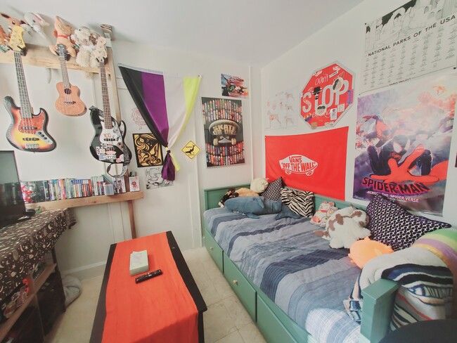 Building Photo - 25 Main St