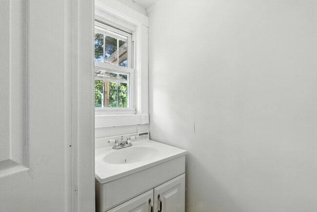 Photo - 877 W Lombard St Townhome