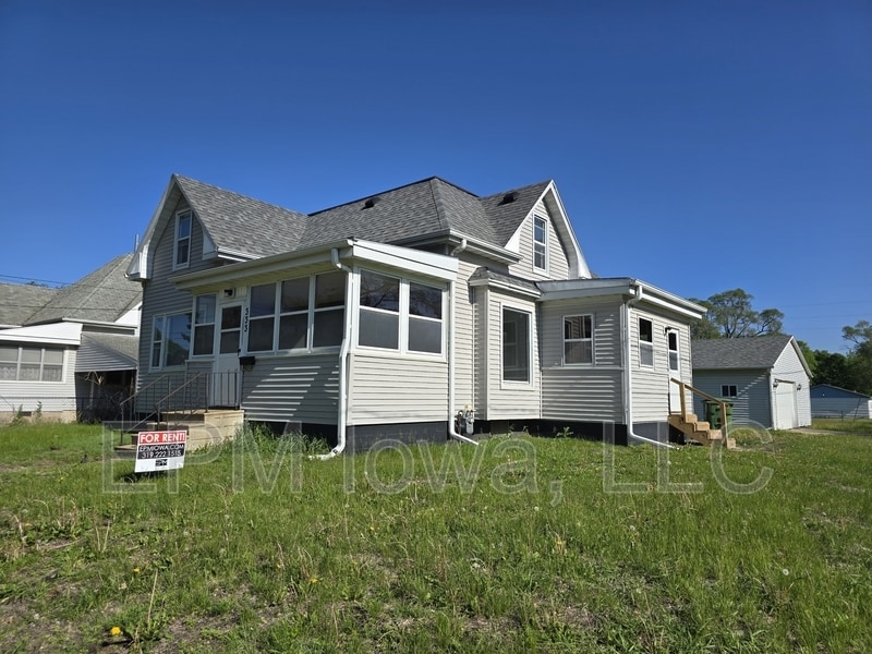 Primary Photo - 333 Cottage St