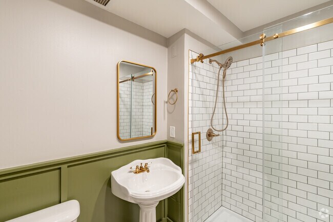 El Hawkins - Baño - The Addison