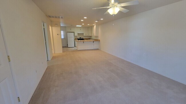 Foto del edificio - Lovely 2 Bdrm/1 Bath Home Sits in a Small ...