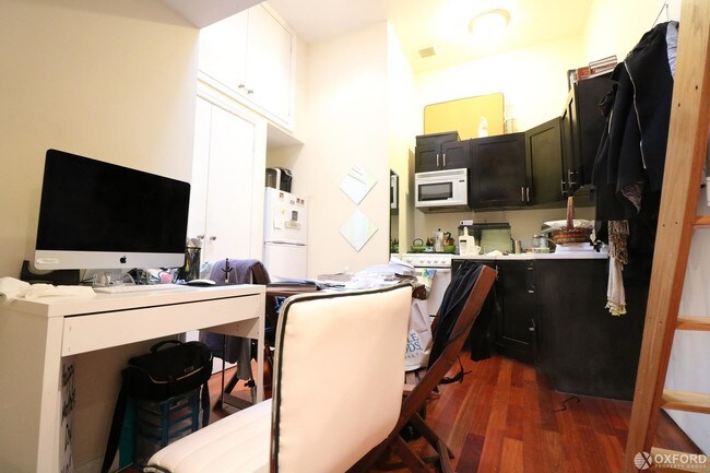 Building Photo - 73 West 71st Street