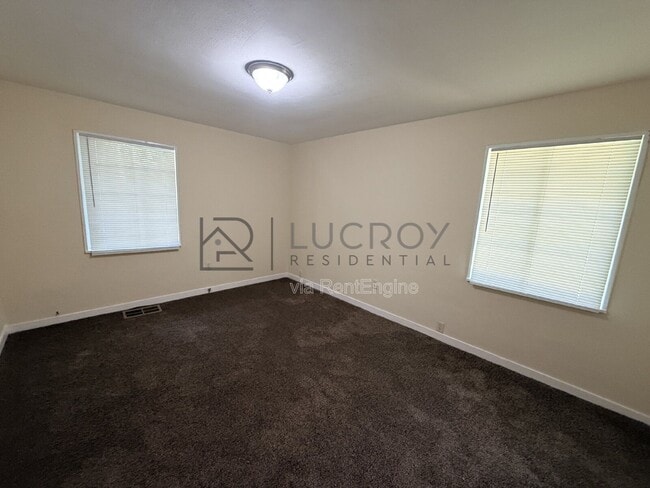 Building Photo - 3173 Oak Forest Dr