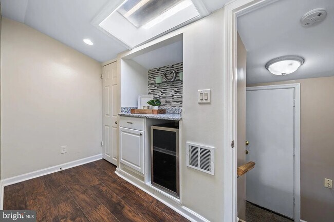 Foto del edificio - 926 W Pratt St