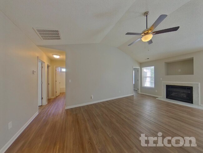 Foto del edificio - 7112 Rumple Rd