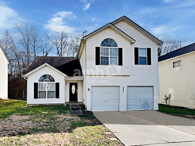 Building Photo - 2521 Fairstone Ave