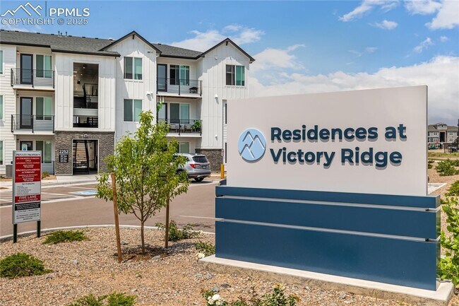 Building Photo - Top Floor Penthouse at Victory Ridge