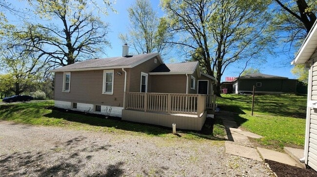 Building Photo - 832 Woodville Rd