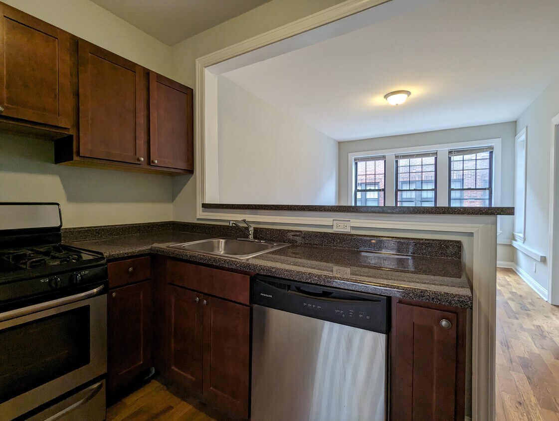 Foto principal - 4417 N Wolcott Ave