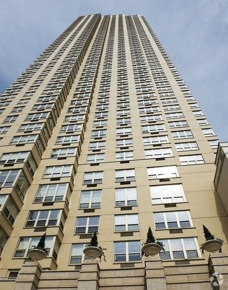 Building Photo - 88 Morgan St