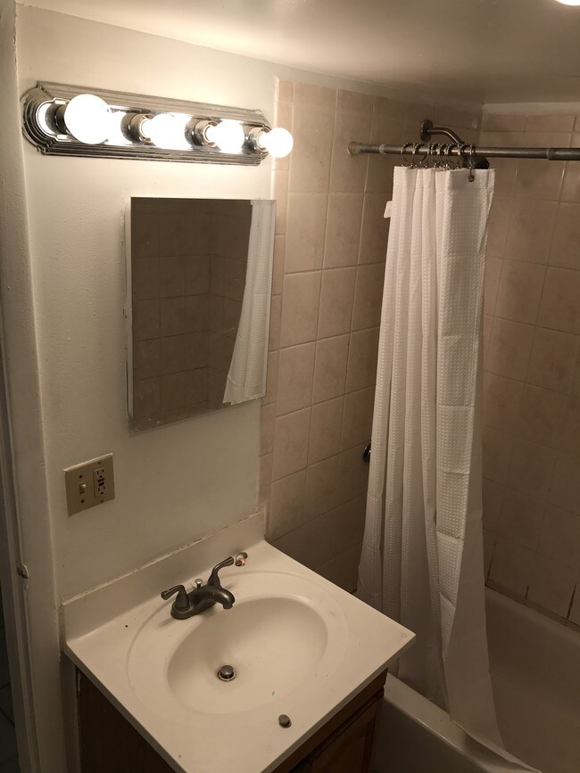 baño - 305 Watson Ave