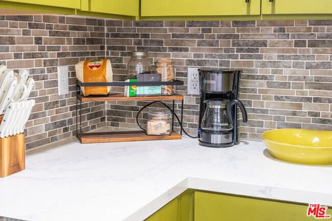 Building Photo - 348 Laveta Terrace