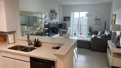 Building Photo - 10 Aragon Ave