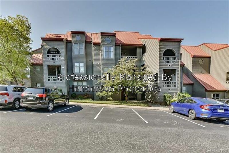 Foto principal - 9037 J M Keynes Dr