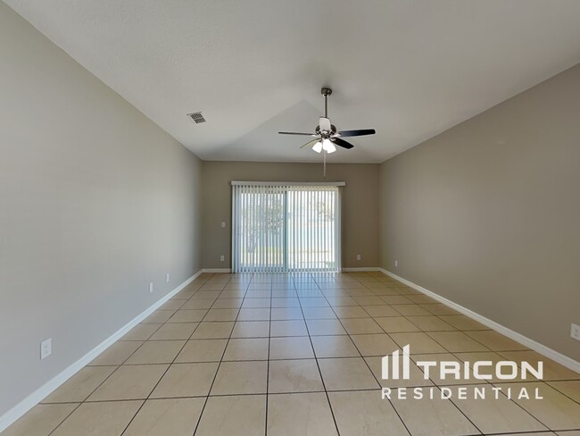 Foto del edificio - 3720 Briarwood Estates Cir