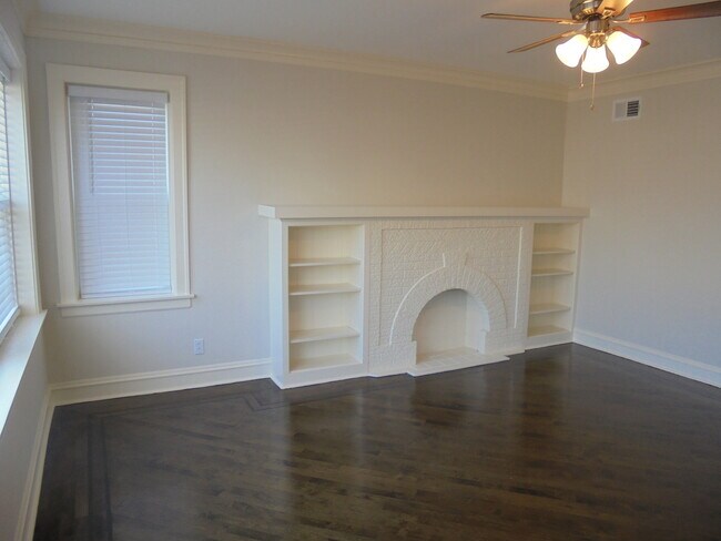 Building Photo - 5315 W Schubert Ave