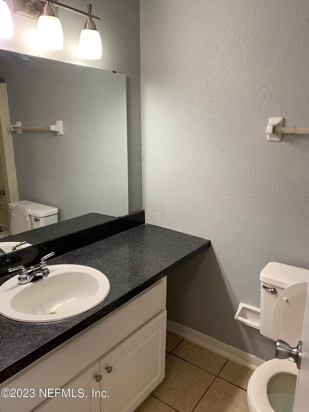 Building Photo - 8225 San Jose Manor Dr E