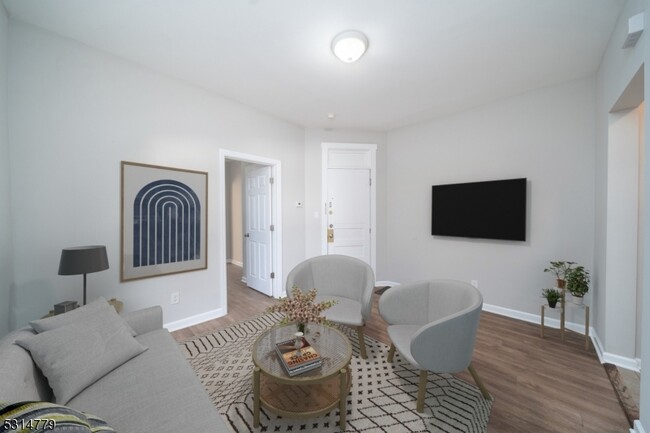 Building Photo - 9 Kling St